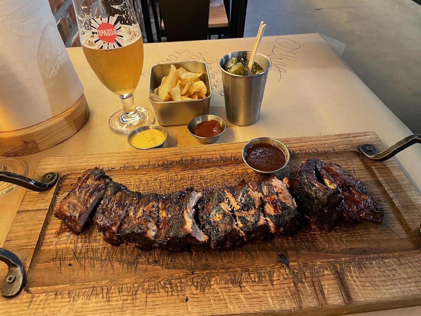 Rebernia: appetizing food and drink presentation