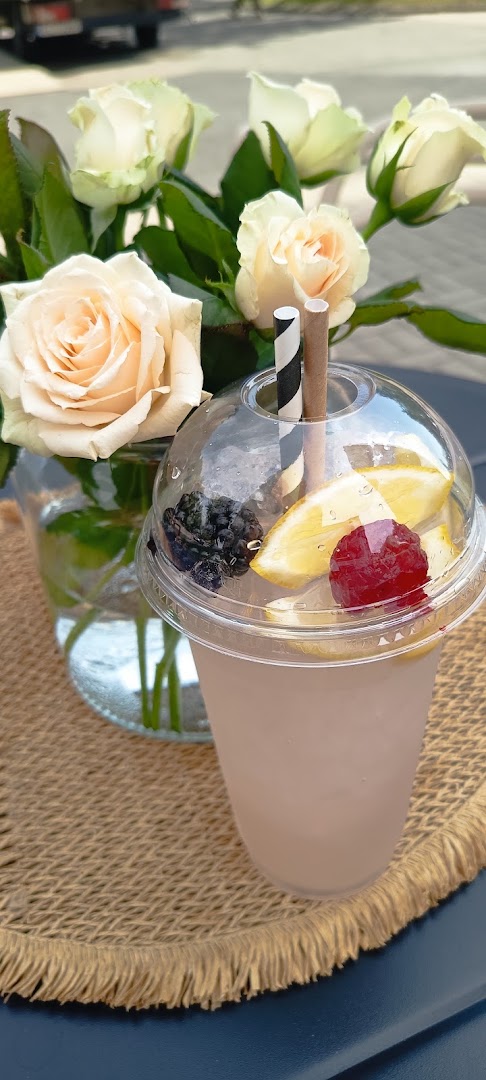 RONAh Food: appealing photo of restaurant drink
