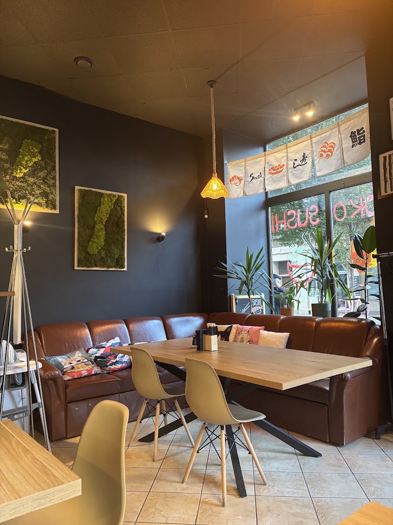 Yoko Sushi: inviting and clean restaurant interior