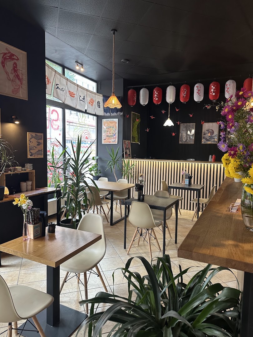 Yoko Sushi: inviting and clean restaurant interior