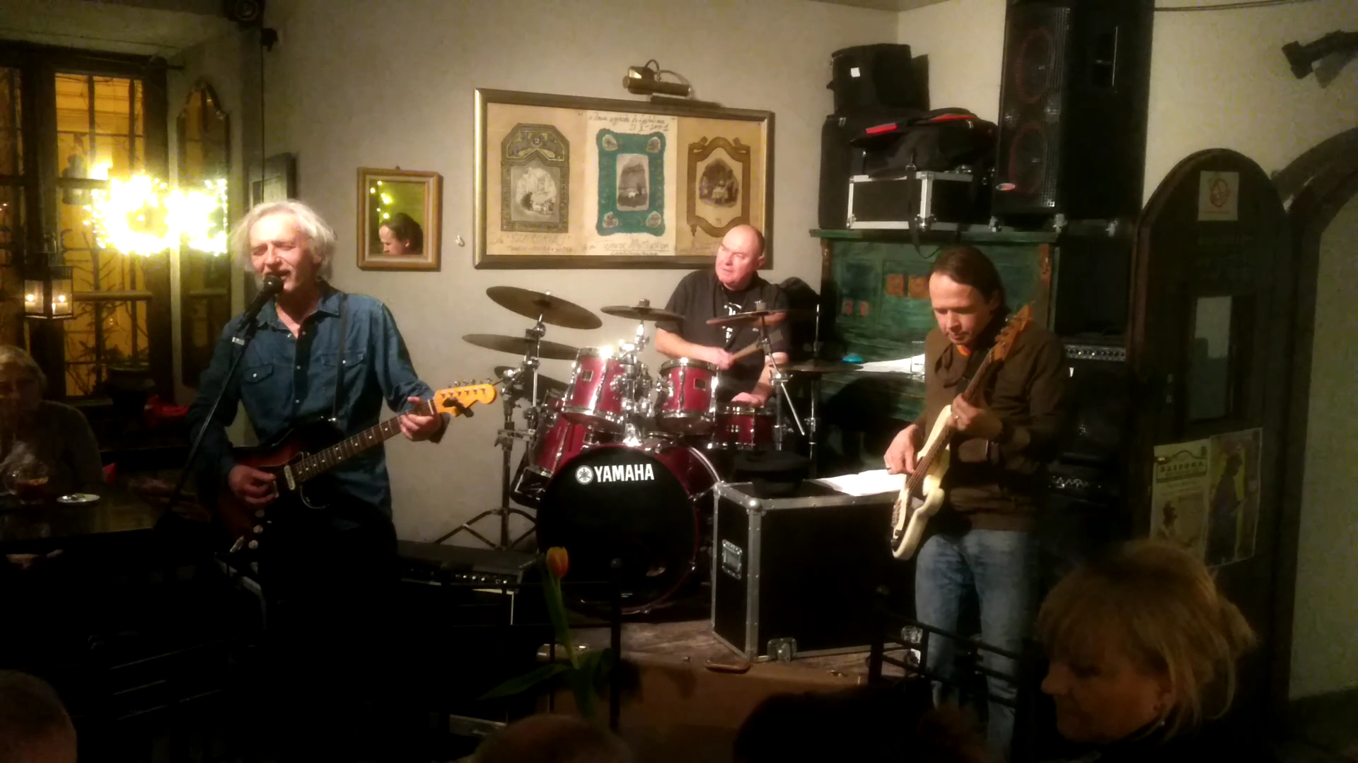 Hades Szeroka: live music venue atmosphere