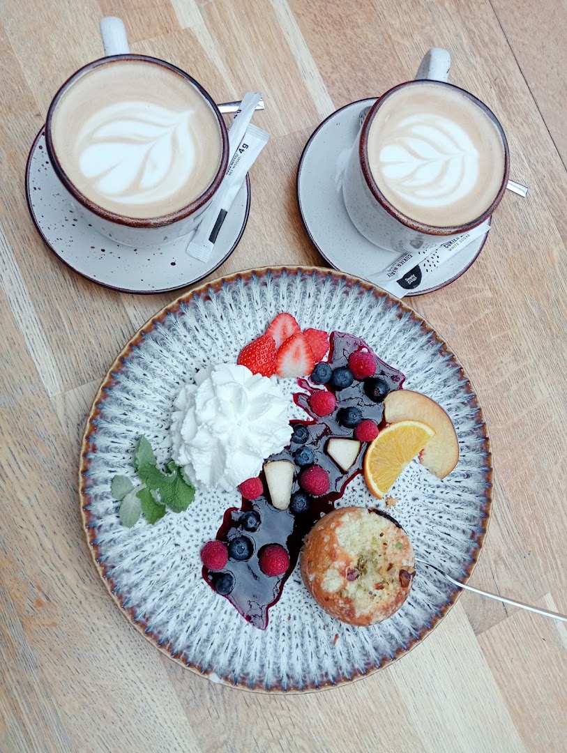 Koper Włoski u Braci Mazur: appetizing food and coffee presentation