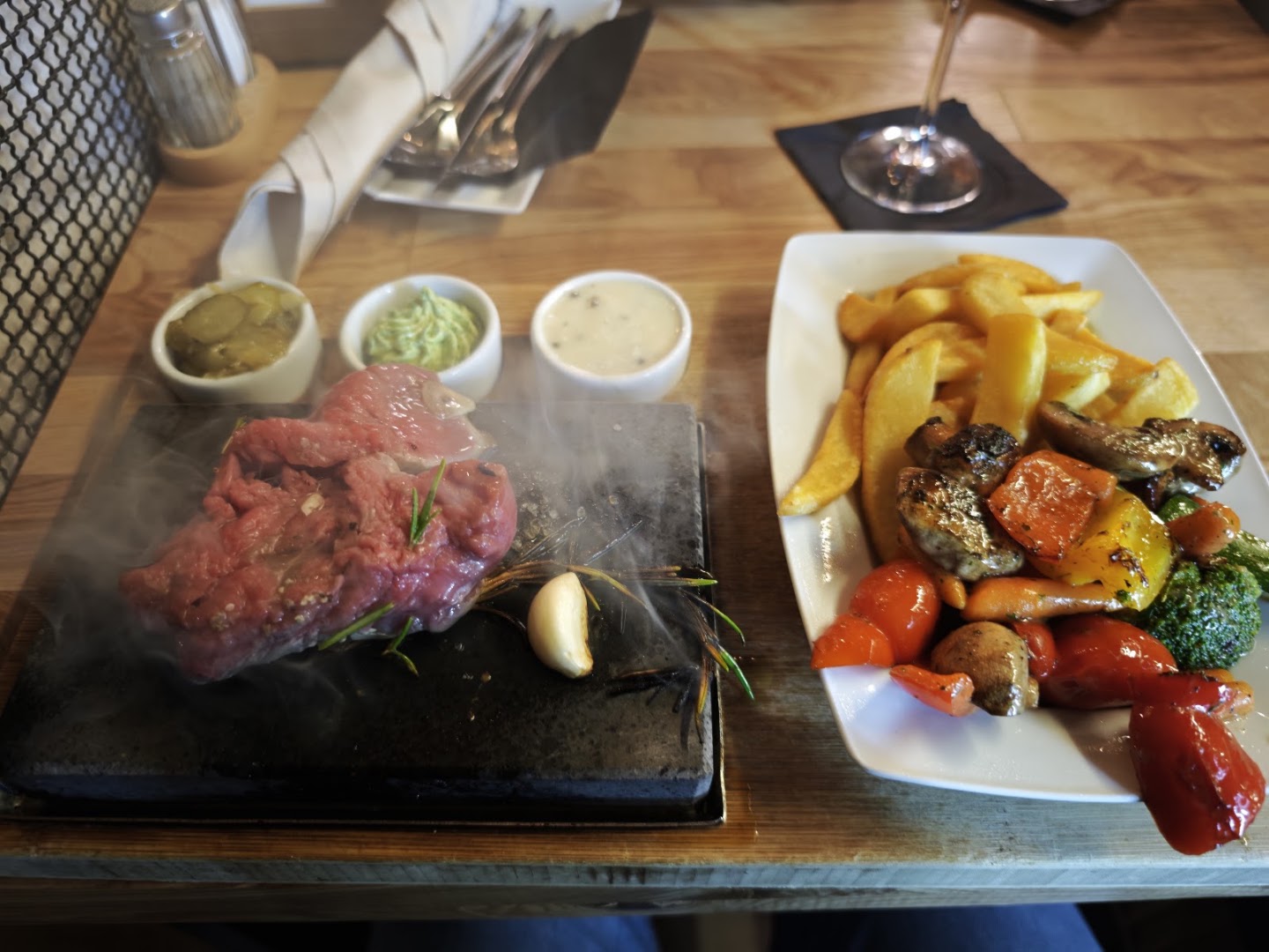 Koper Włoski u Braci Mazur: appetizing, high-quality food presentation