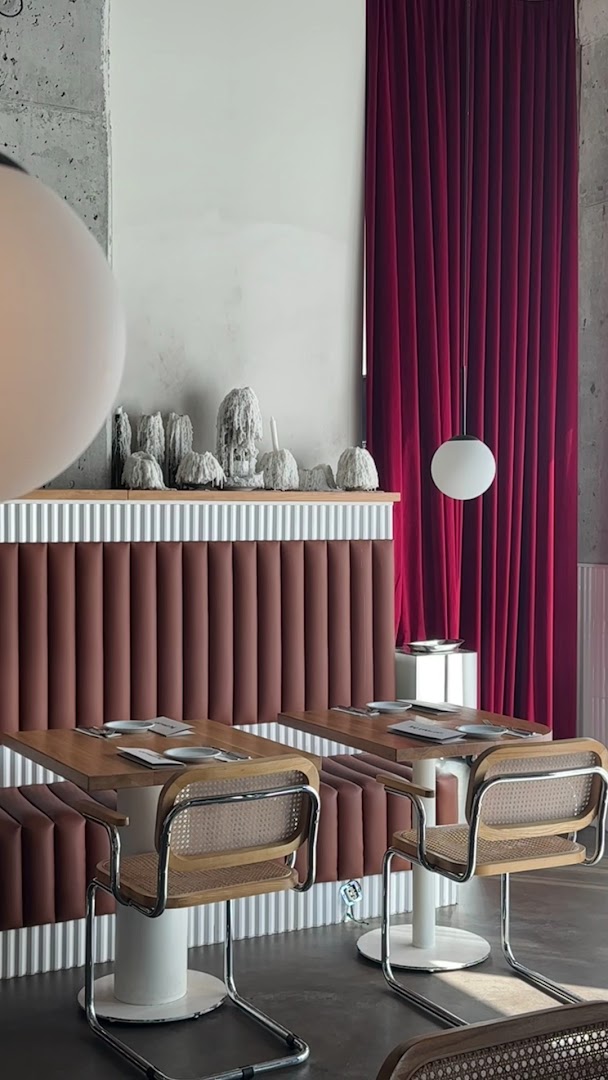 Raj Utracony: high quality interior atmosphere shot