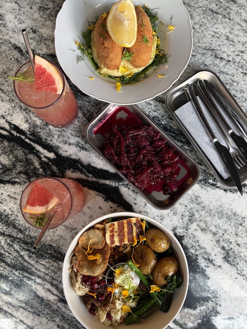Ave: appetizing, high-quality food photography
