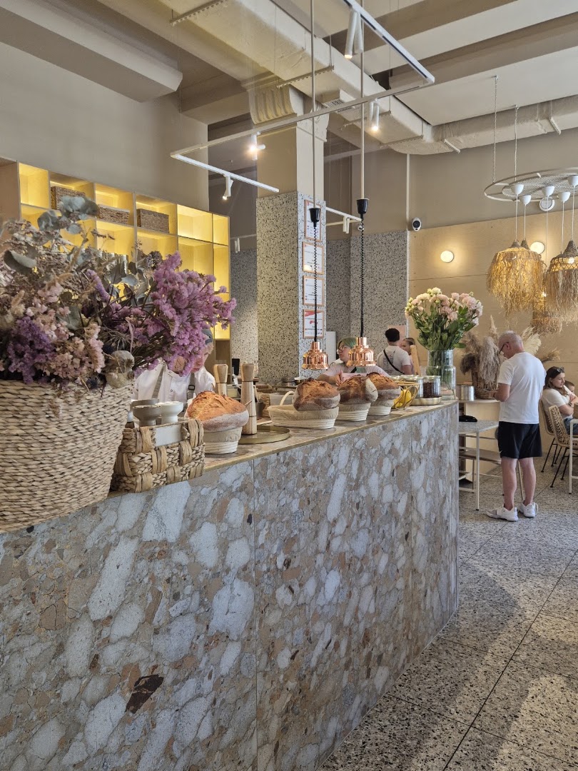 Olio Pizza Napoletana: inviting and high-quality interior shot