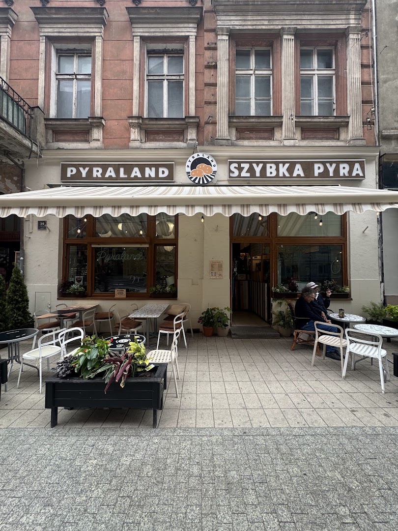Pyraland: clear photo of restaurant exterior