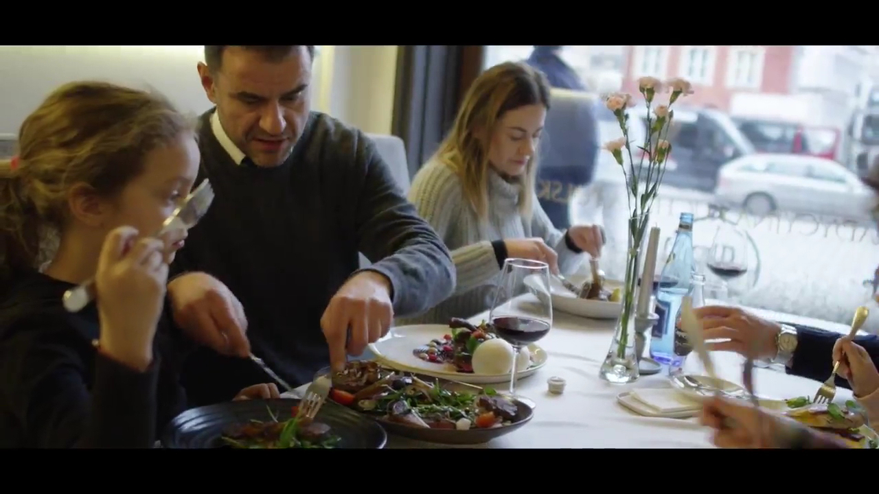 Ratuszova: guests enjoying the meal