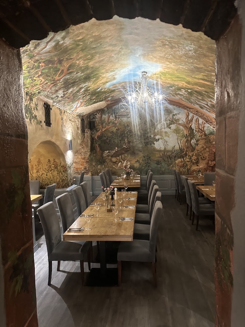 Ratuszova: beautiful interior and inviting atmosphere