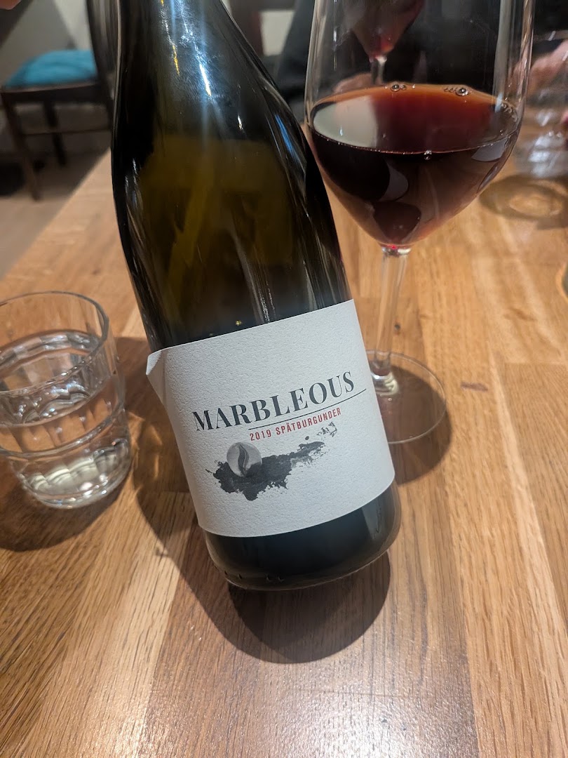 WinoBramie: high quality wine product shot