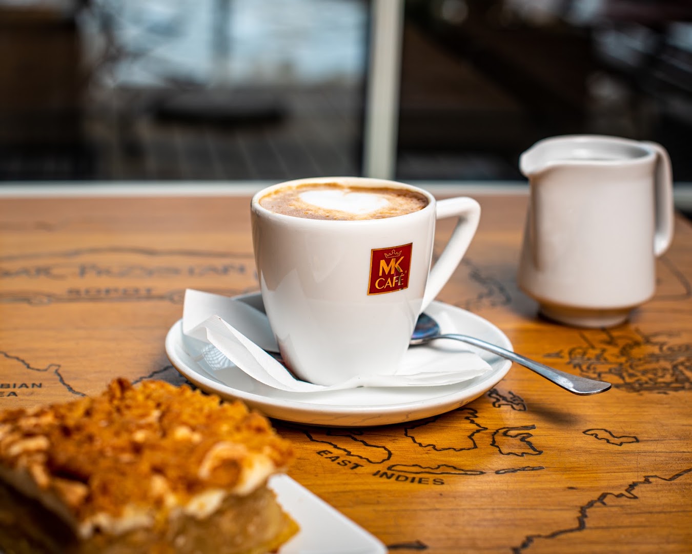 Bar Przystań: appetizing food and drink presentation