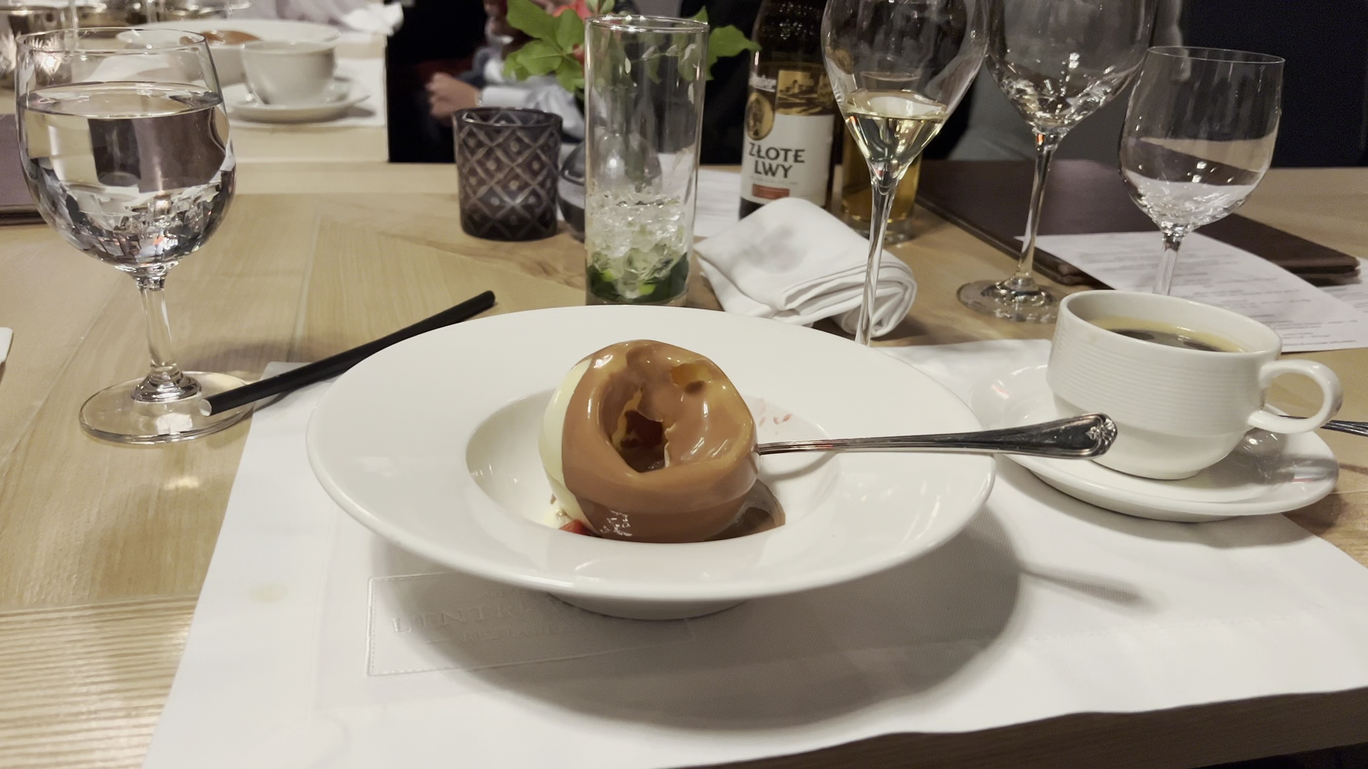 L'Entre Villes: appetizing food presentation and atmosphere