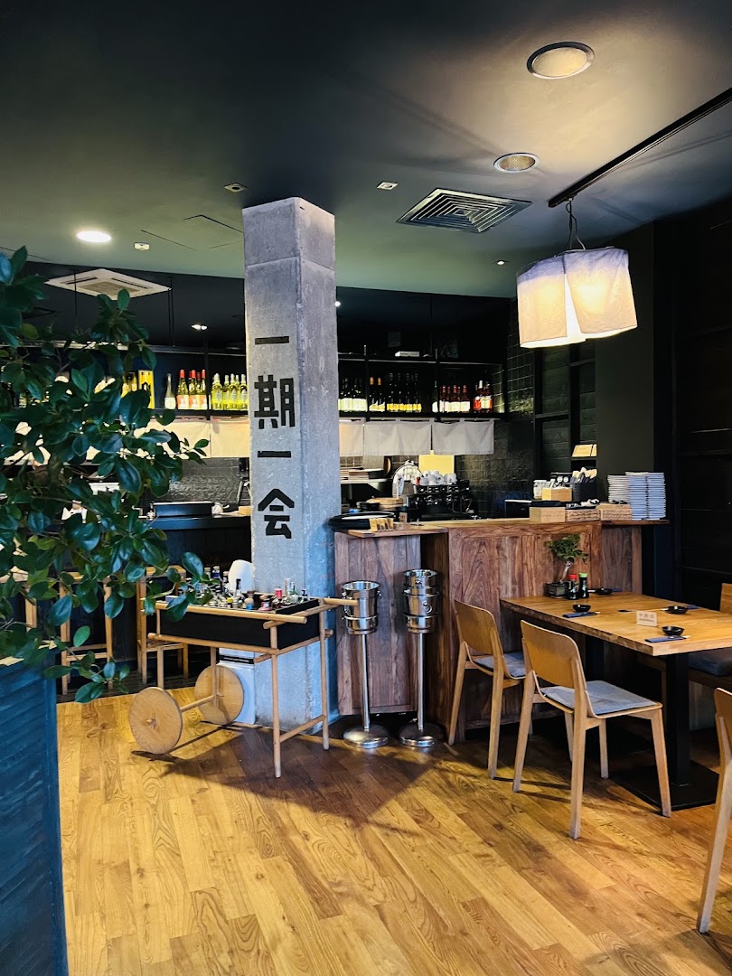 Moshi Moshi Sushi: high quality restaurant interior shot