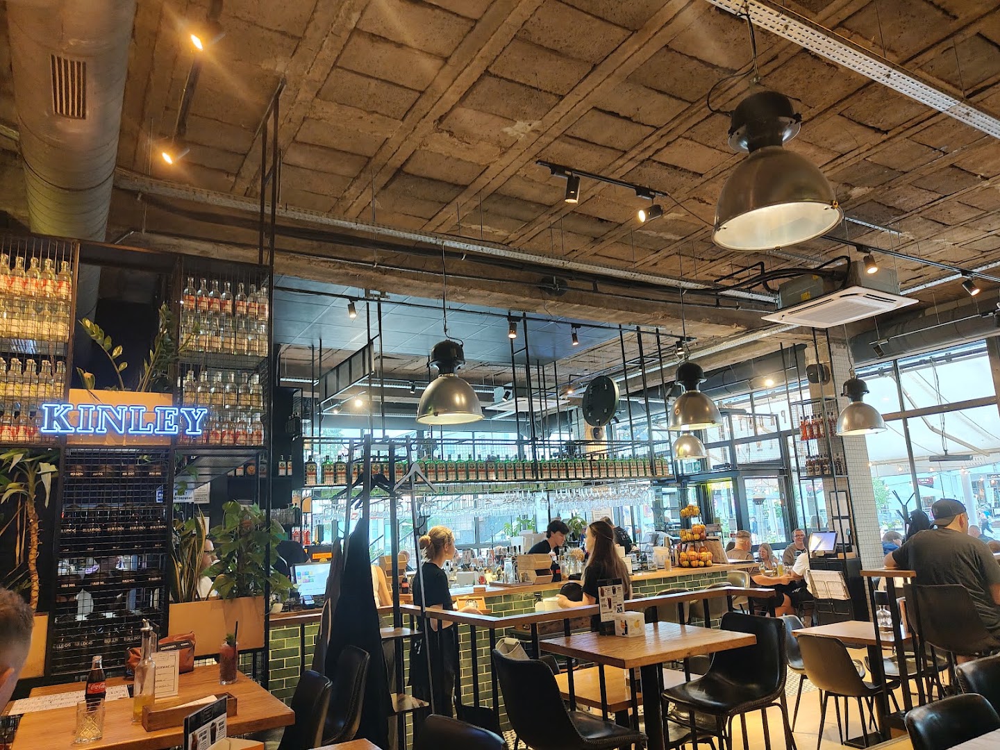 Prosty Temat: inviting and professional interior shot