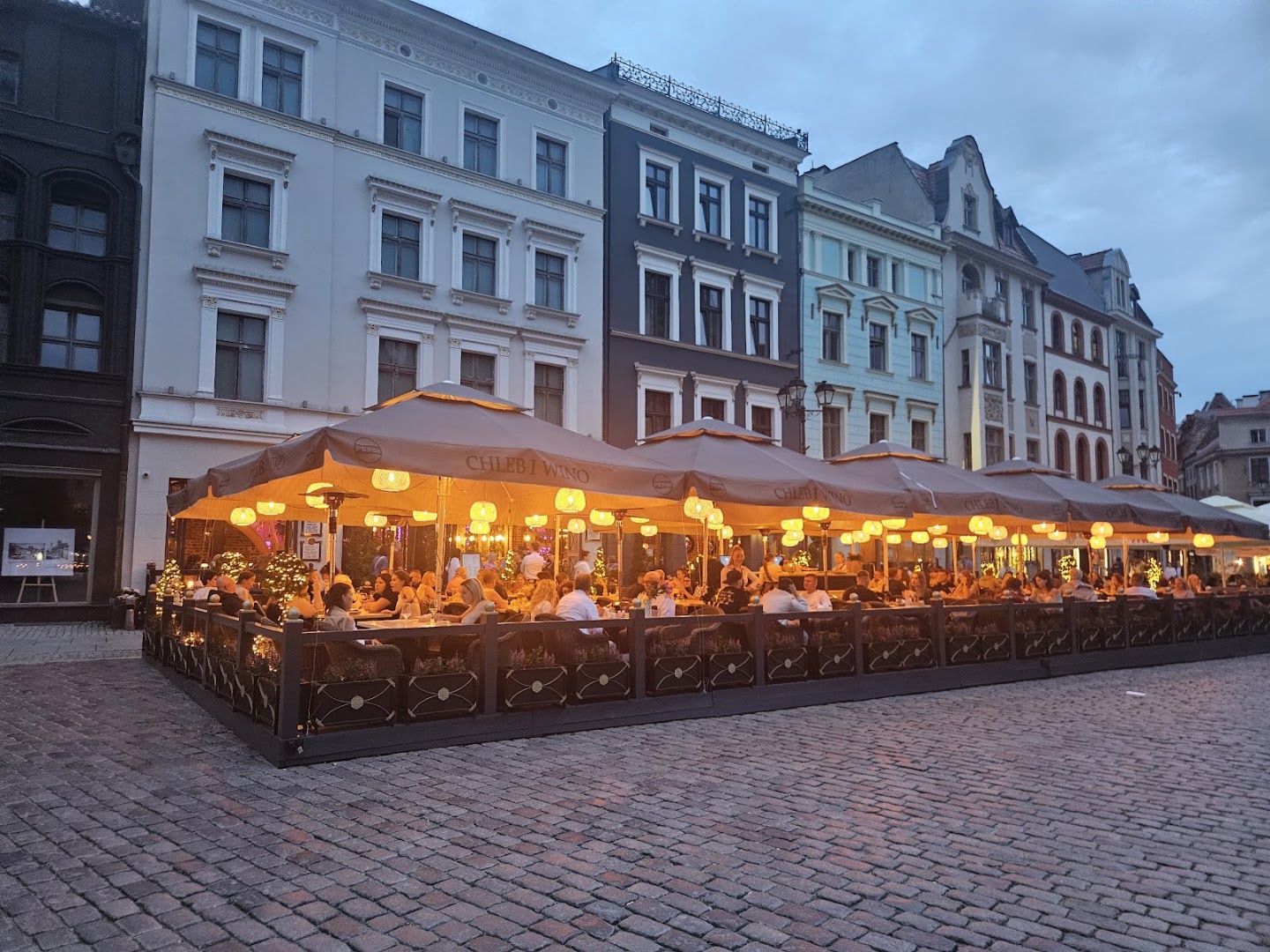 Chleb i Wino: inviting atmosphere of the terrace