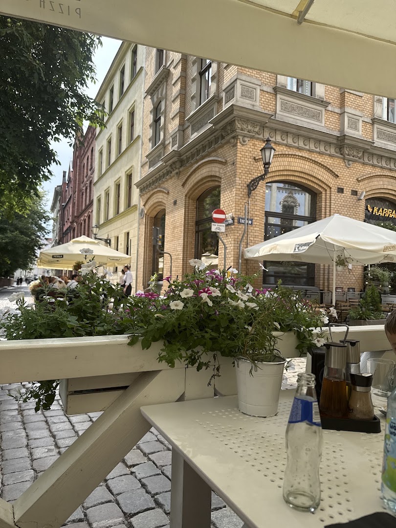 Stare Metropolis: inviting terrace atmosphere and view