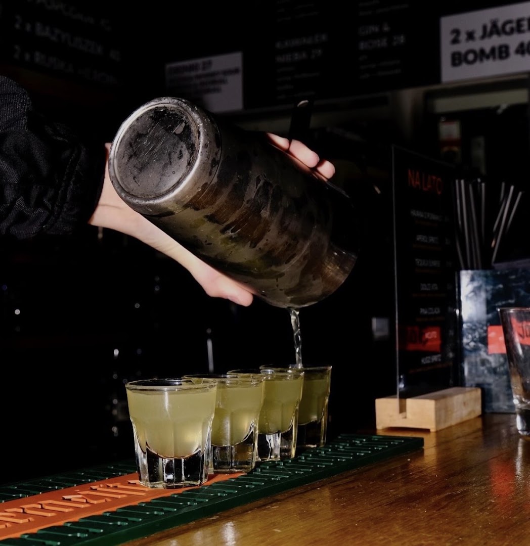 Bar Do Dna: high quality shot of drinks