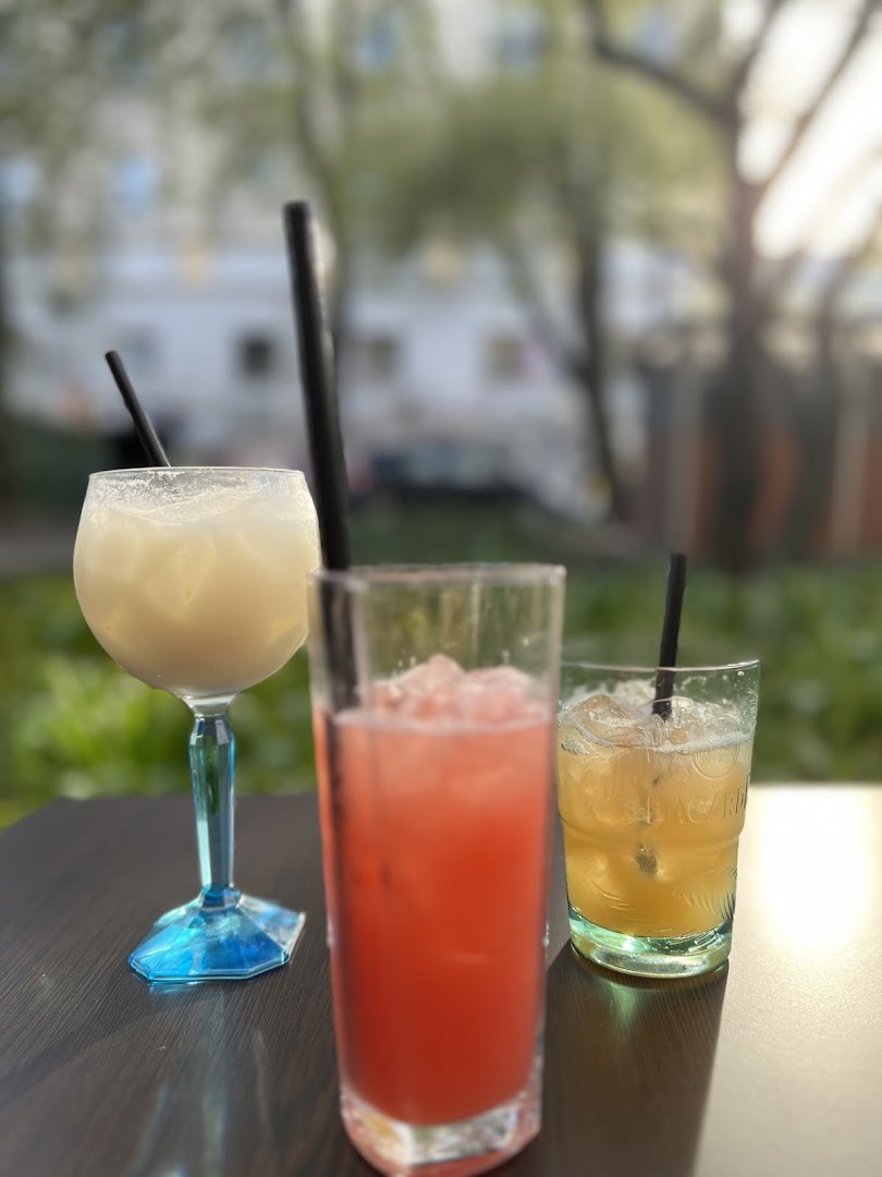 Bar Do Dna: appealing photo of bar drinks