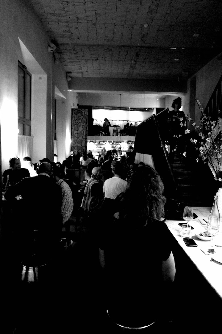 Bar Rascal: bar's lively atmosphere