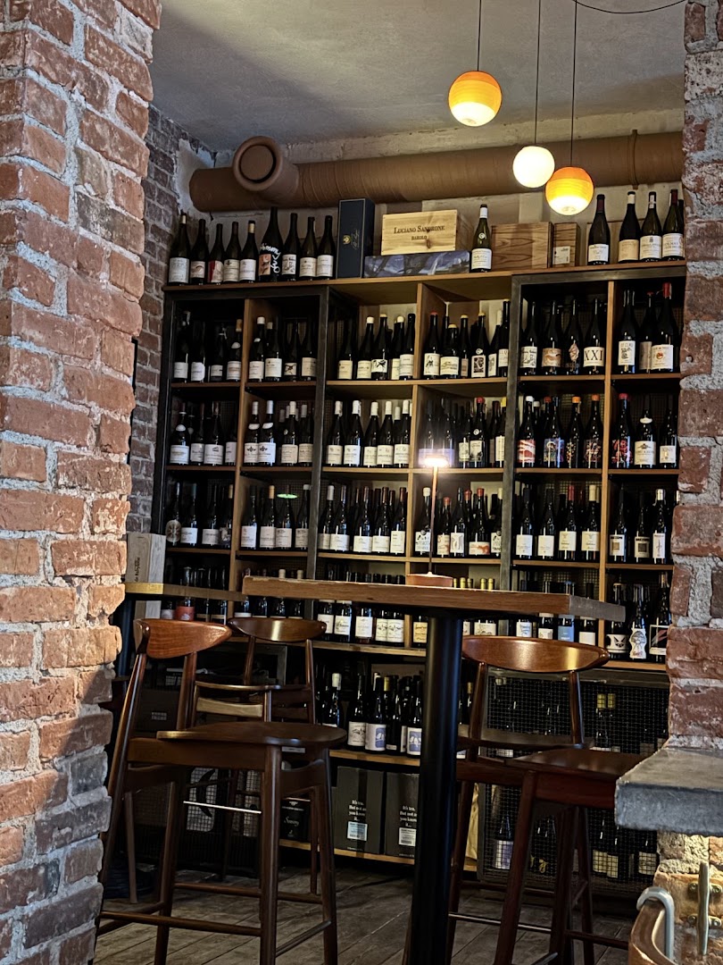 Blisko Bar: inviting atmosphere and wine display