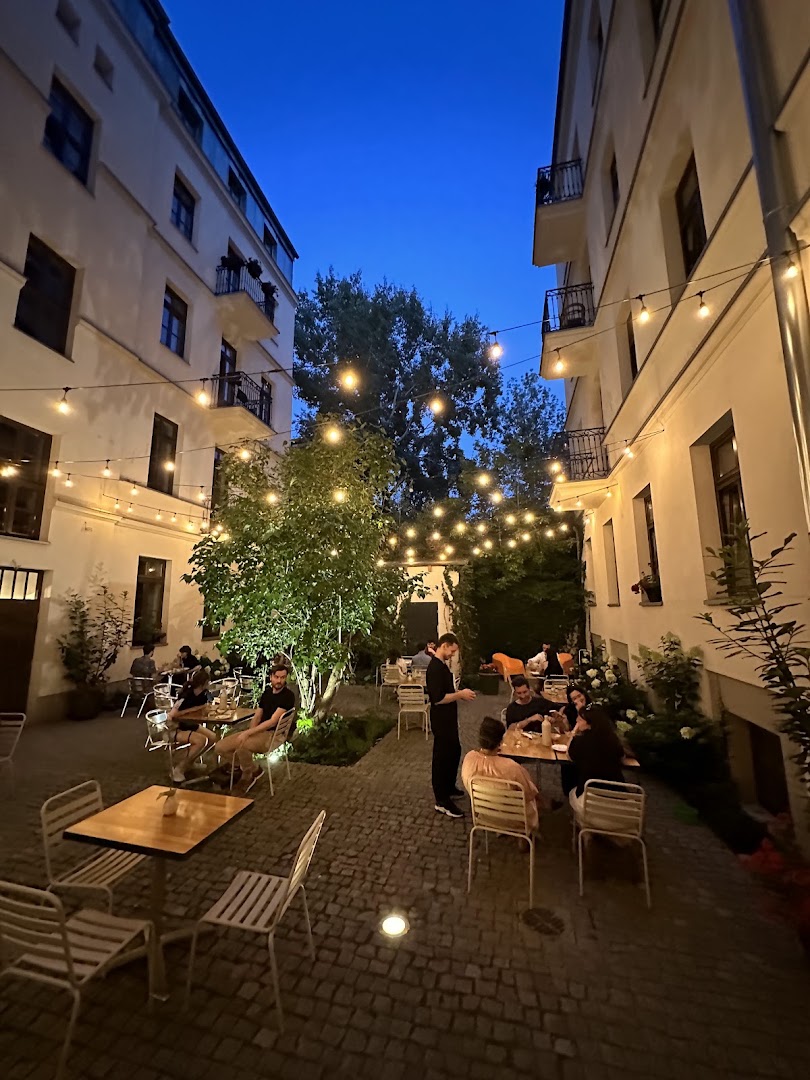 Blisko Bar: inviting atmosphere and professional quality