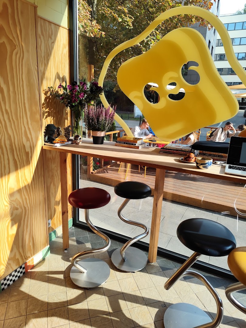 Konbini Coffee & Sando: inviting atmosphere and clear interior