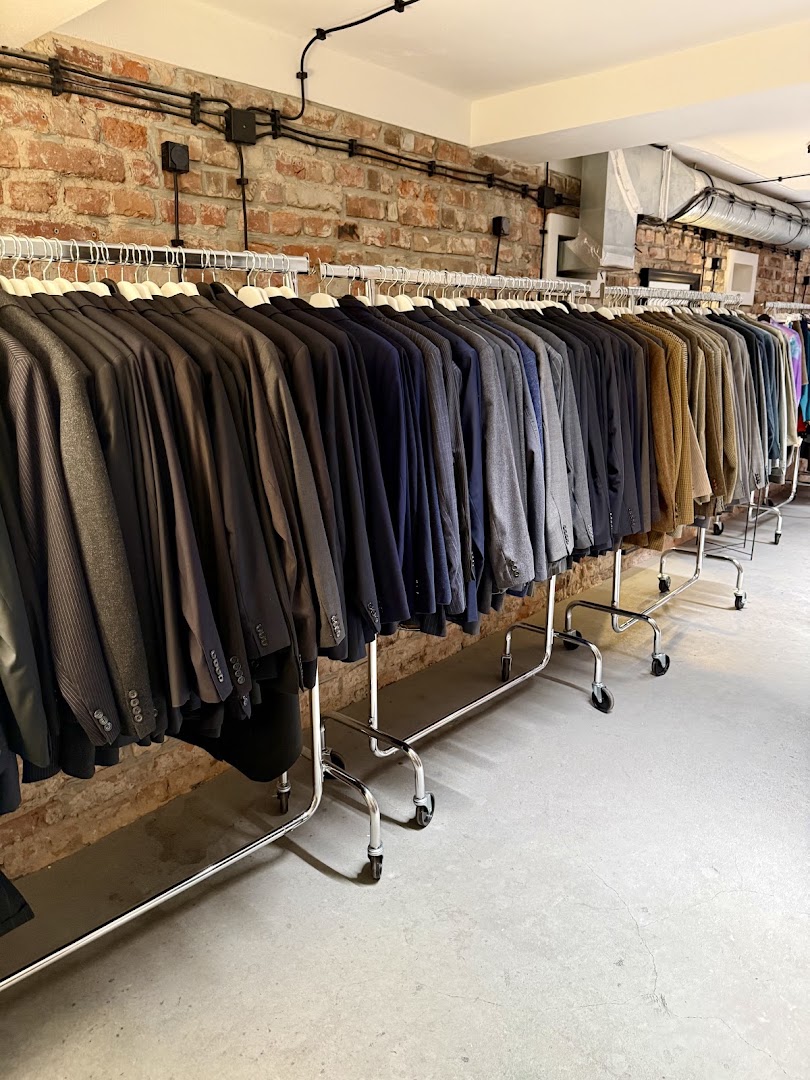 La Porta Secreta: clear display of shop products