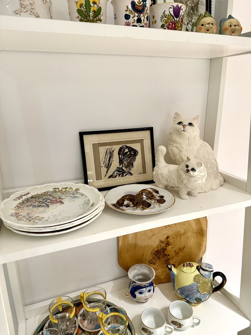 La Porta Secreta: clear display of shop products