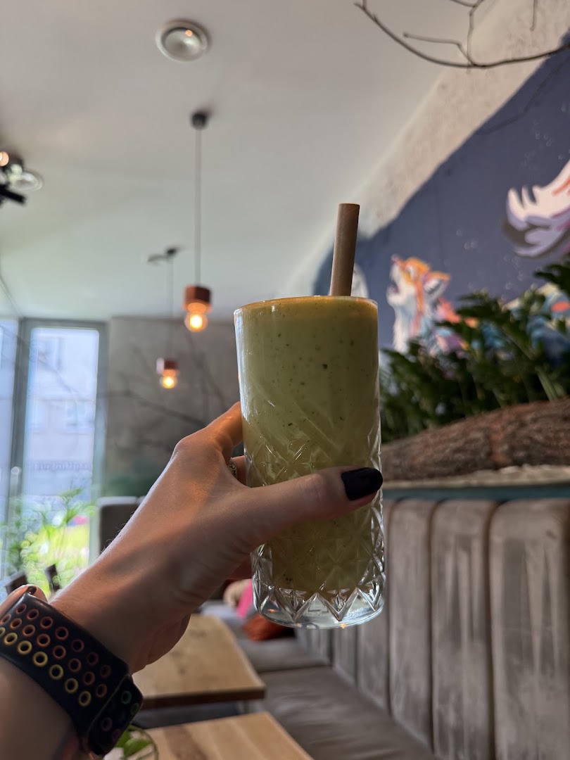 LAS Marina: appetizing drink in venue setting