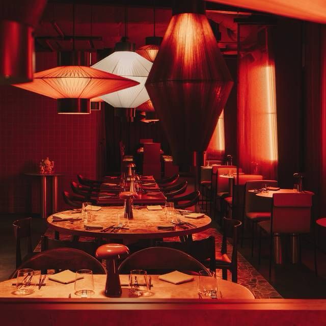 Misaki Kawasaki: atmospheric and professional interior shot