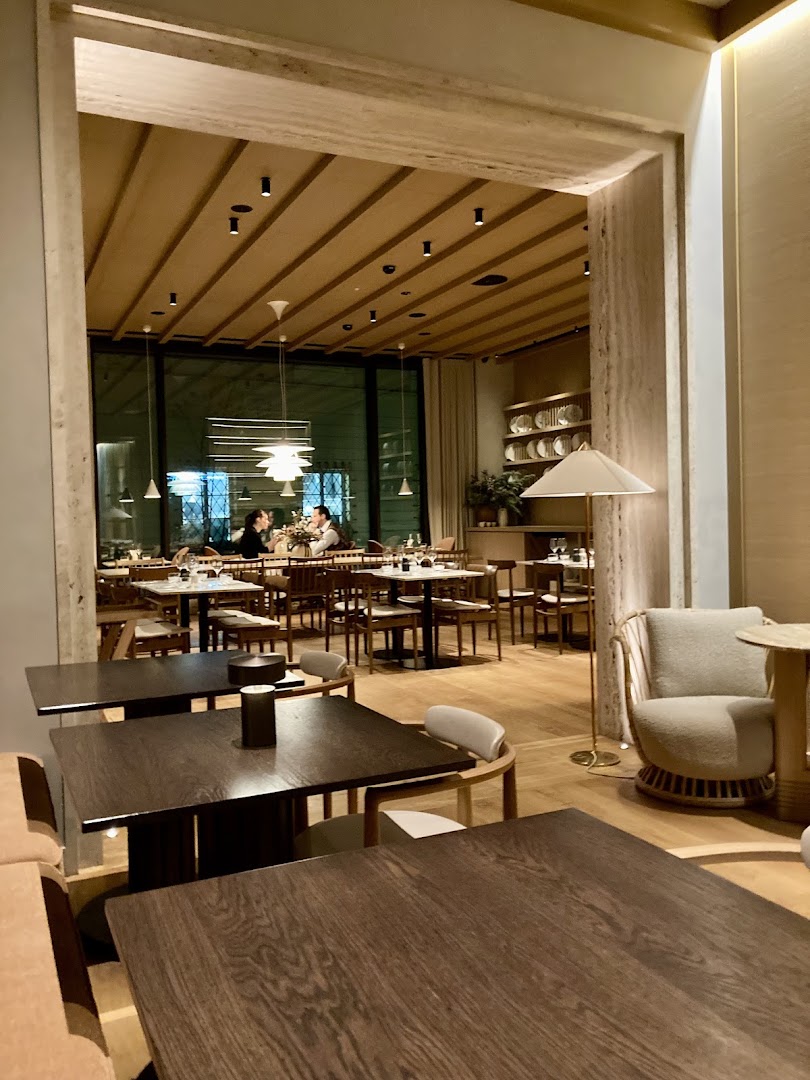 MUND: high quality interior atmosphere shot