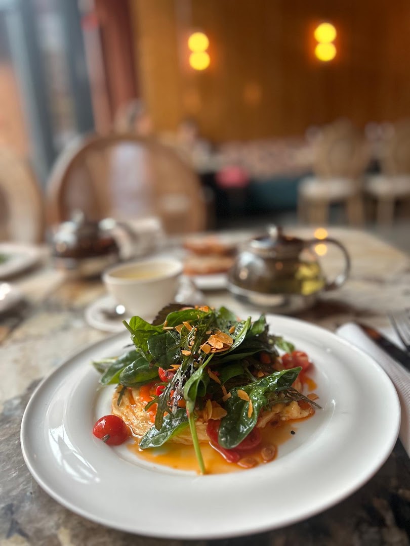 Padron: appetizing food photography in restaurant setting
