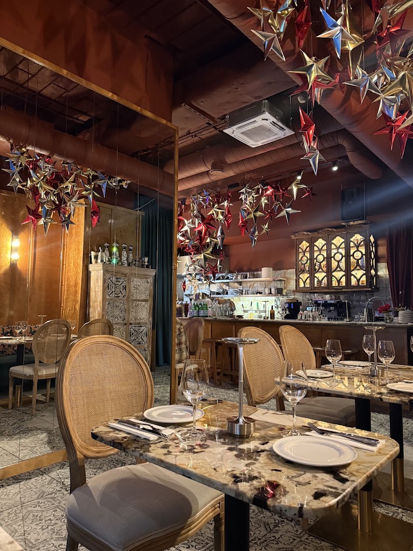 Padron: high quality interior atmosphere shot