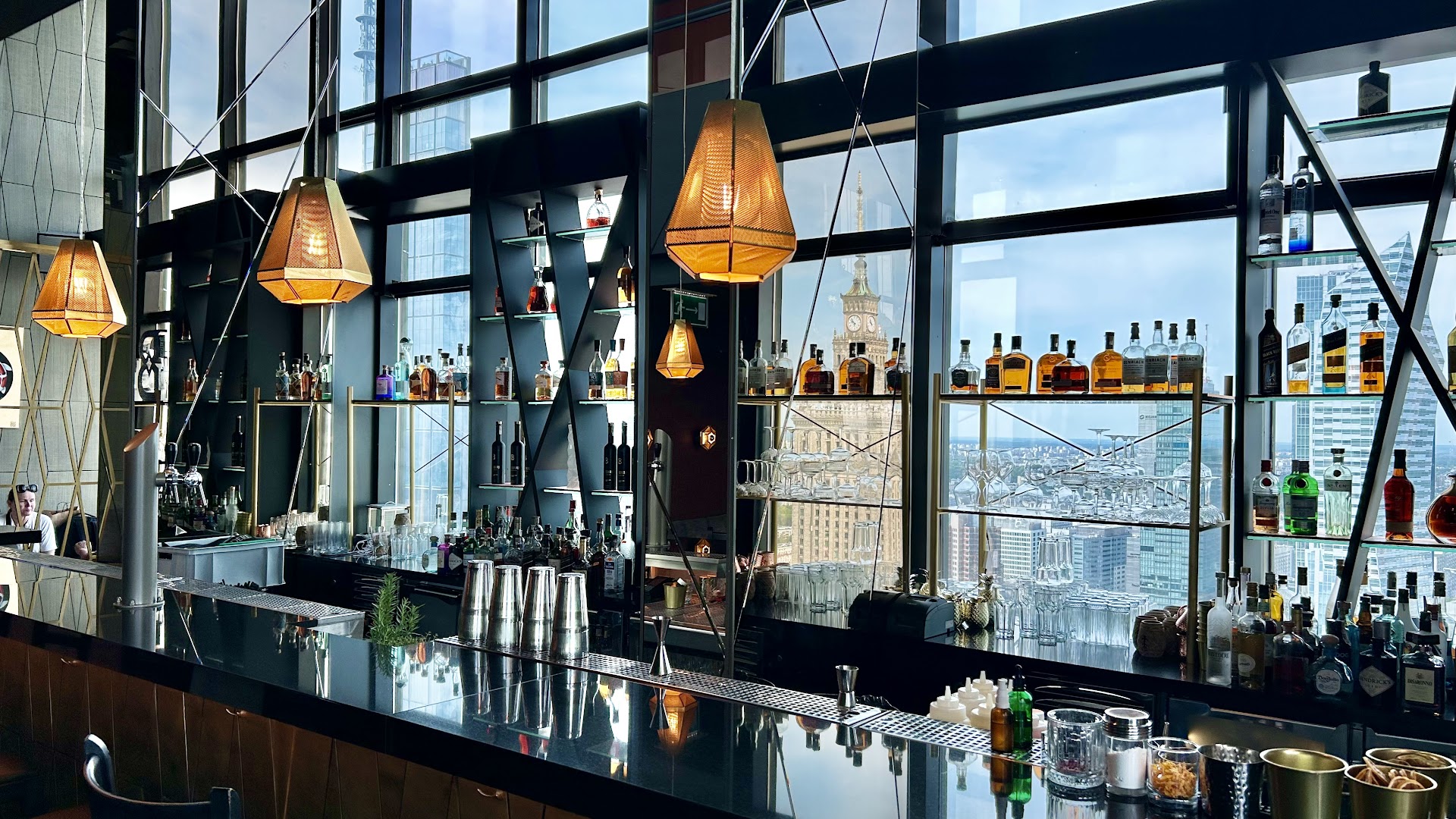Panorama Sky Bar: high quality interior bar shot