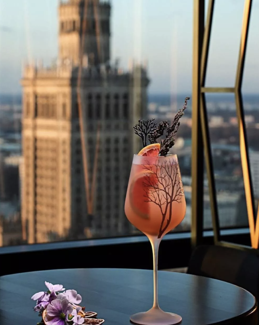 Panorama Sky Bar: high quality, aesthetic cocktail shot