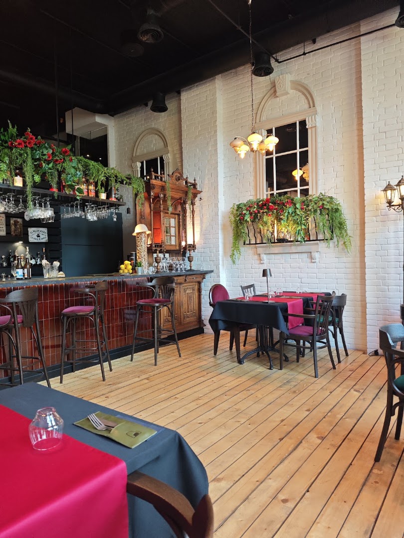 Puerto Madero: high quality interior atmosphere shot