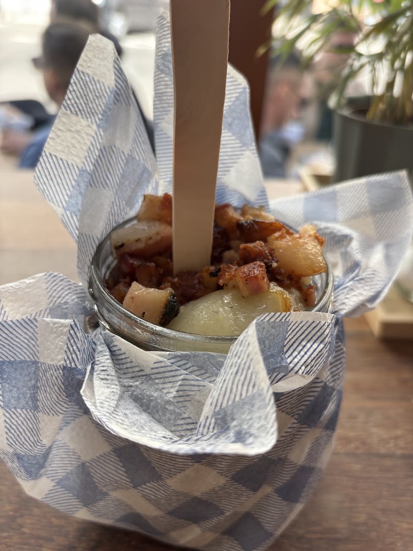 Pyzy, Flaki Gorące!: appetizing photo of served food