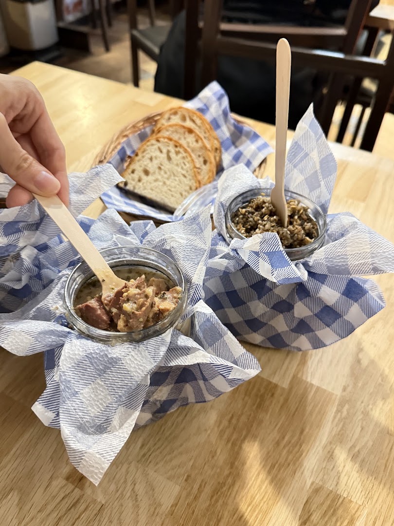 Pyzy, Flaki Gorące!: appetizing photo of restaurant food