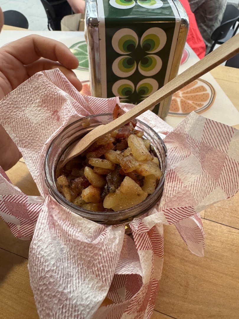 Pyzy, Flaki Gorące!: appetizing photo of served food