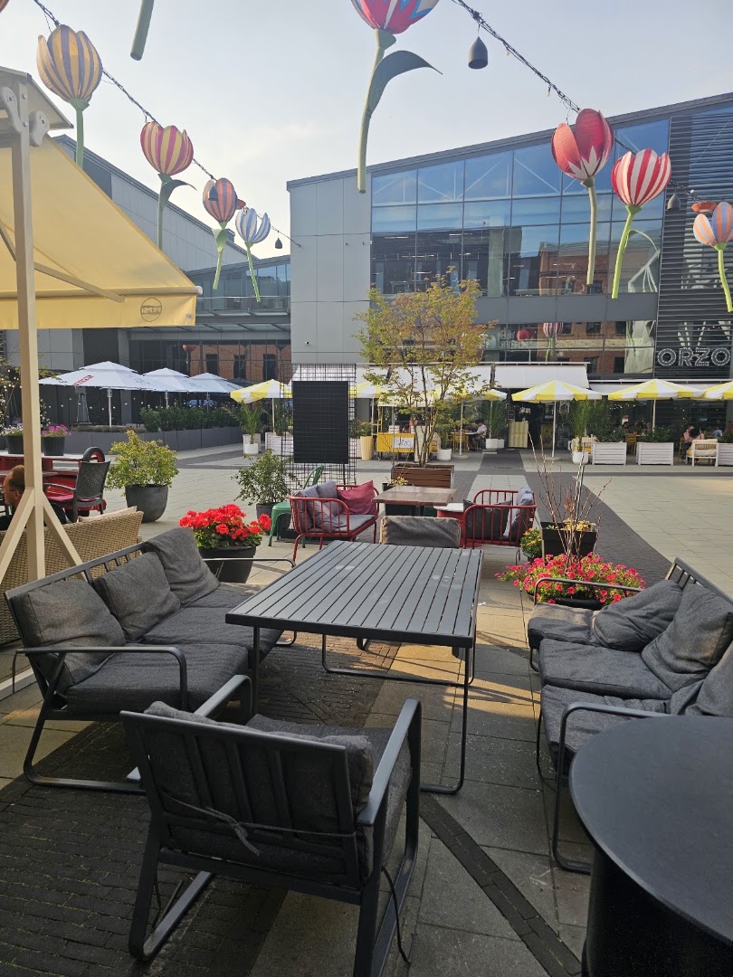 Starlet: inviting outdoor terrace atmosphere