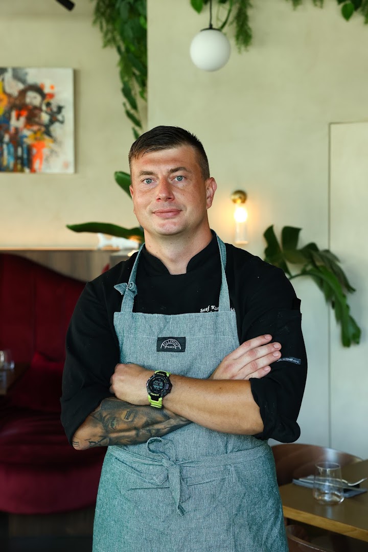 Starlet: professional portrait of staff member