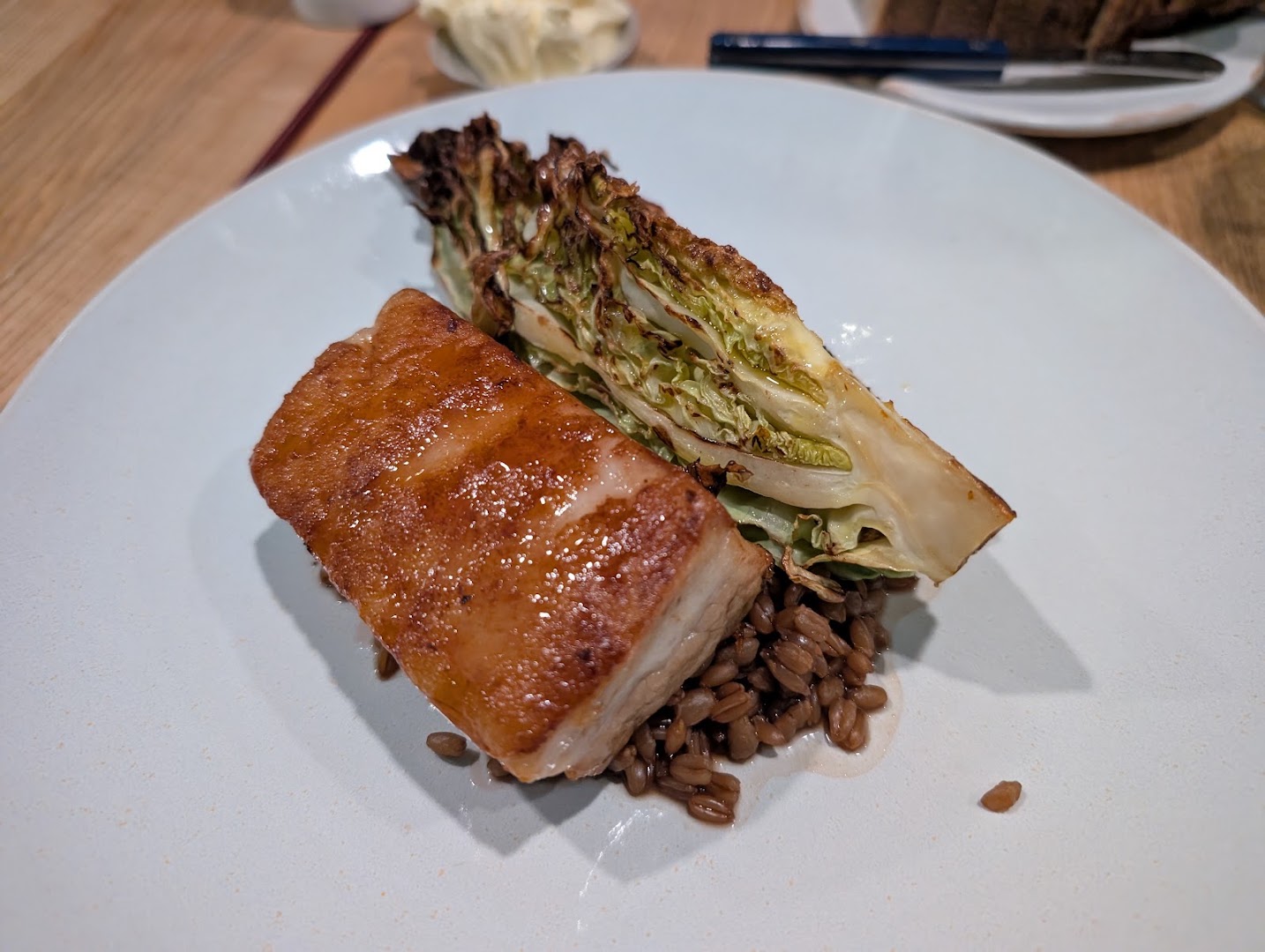 WIN wine bar & shop: appetizing, high-quality food photography