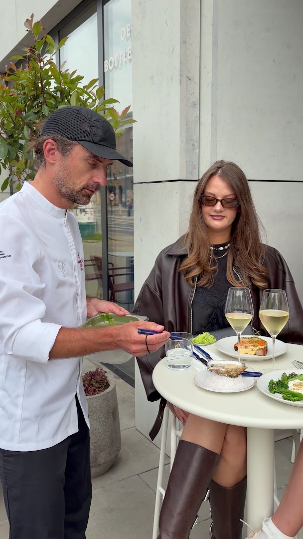 WIN wine bar & shop: professional shot of service experience