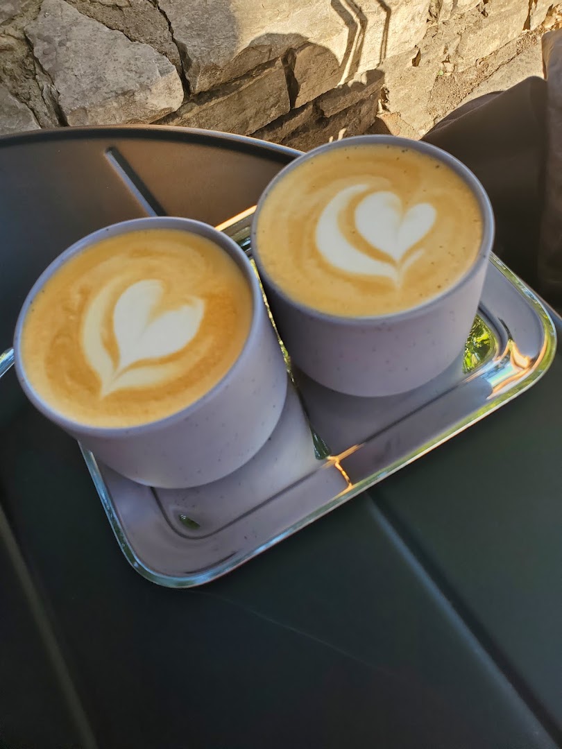 BRÚ speciality coffee & vegan bakehouse: appealing photo of coffee drinks