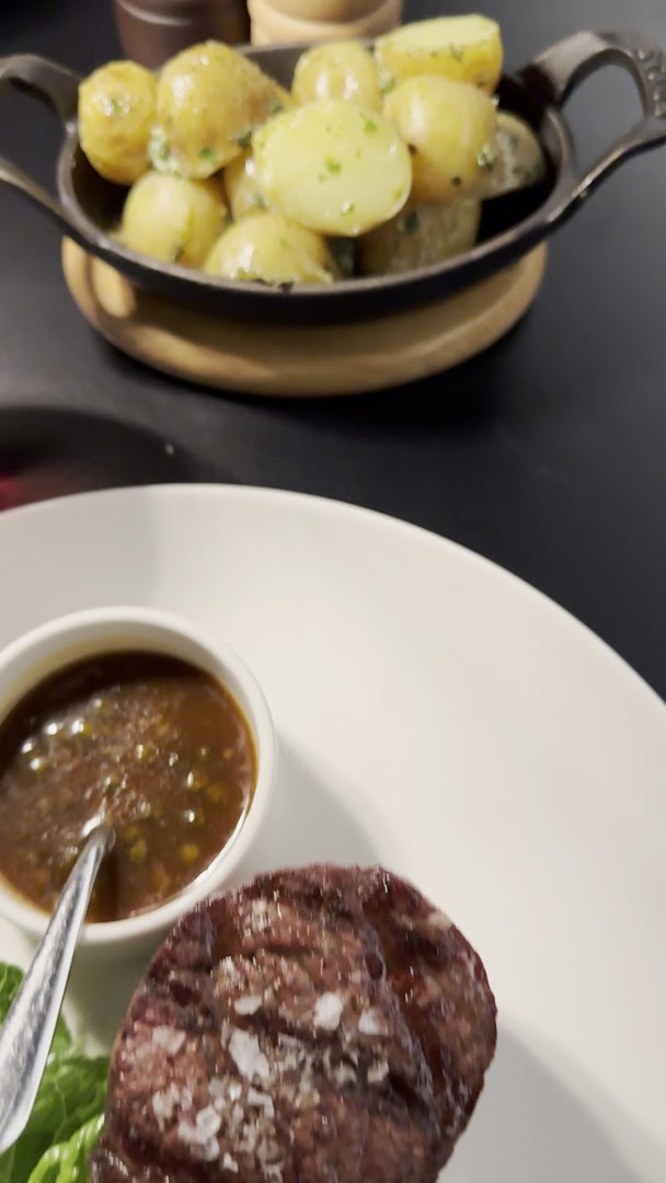 Campo Modern Grill: appetizing, high-quality food photography
