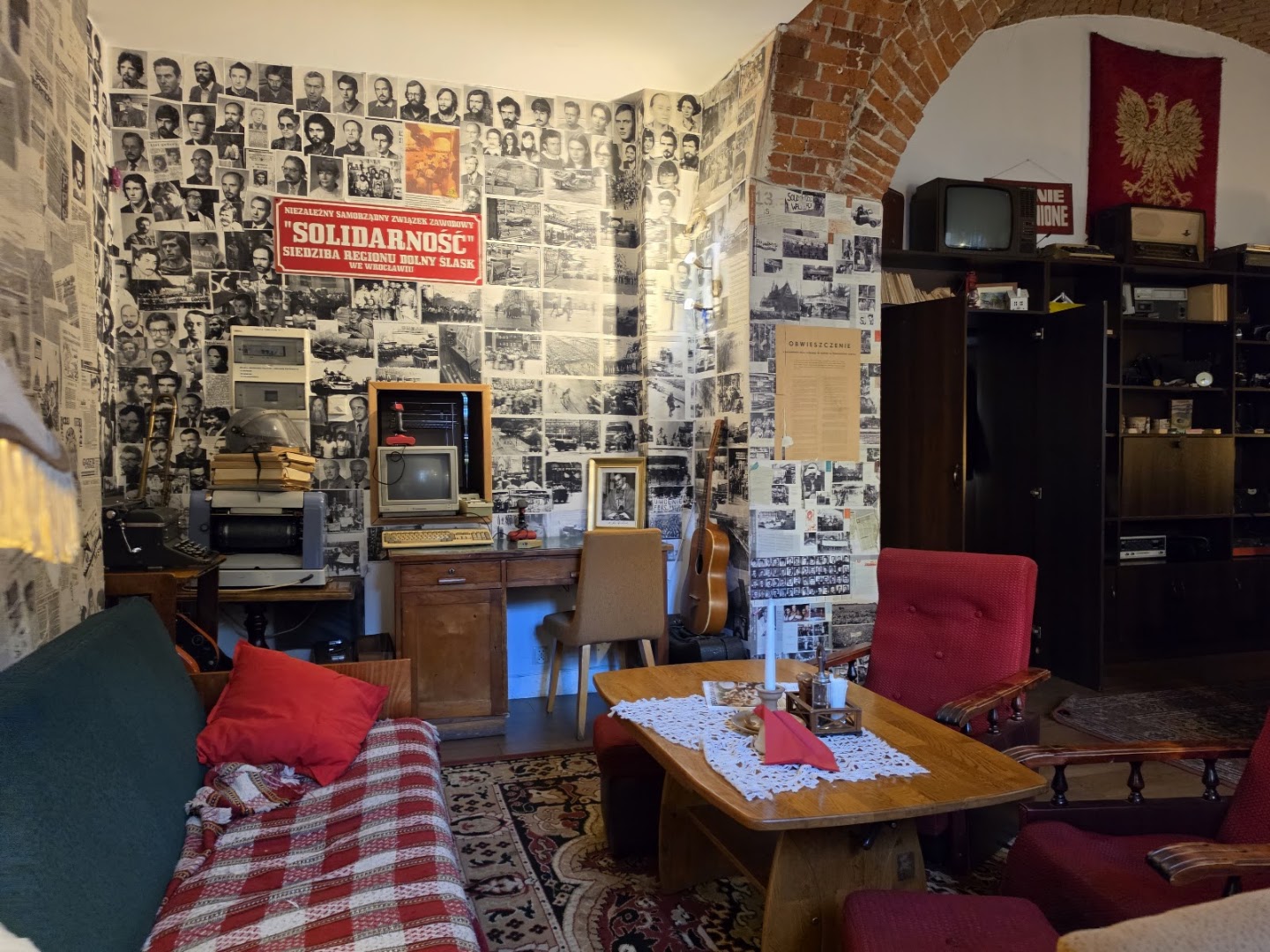 Konspira: unique restaurant interior atmosphere