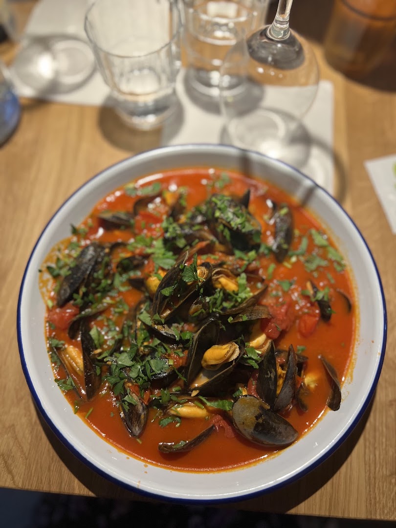 Moules: appetizing photo of restaurant dish