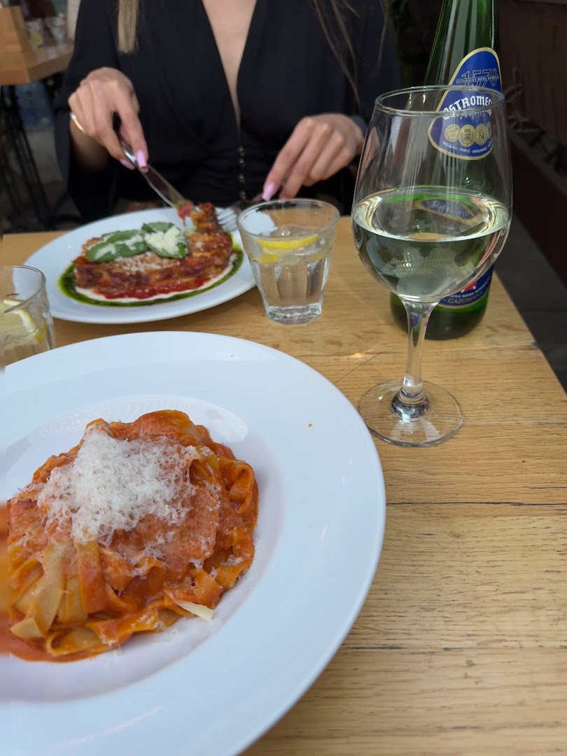 Nonna Al Dente: appetizing food and dining atmosphere