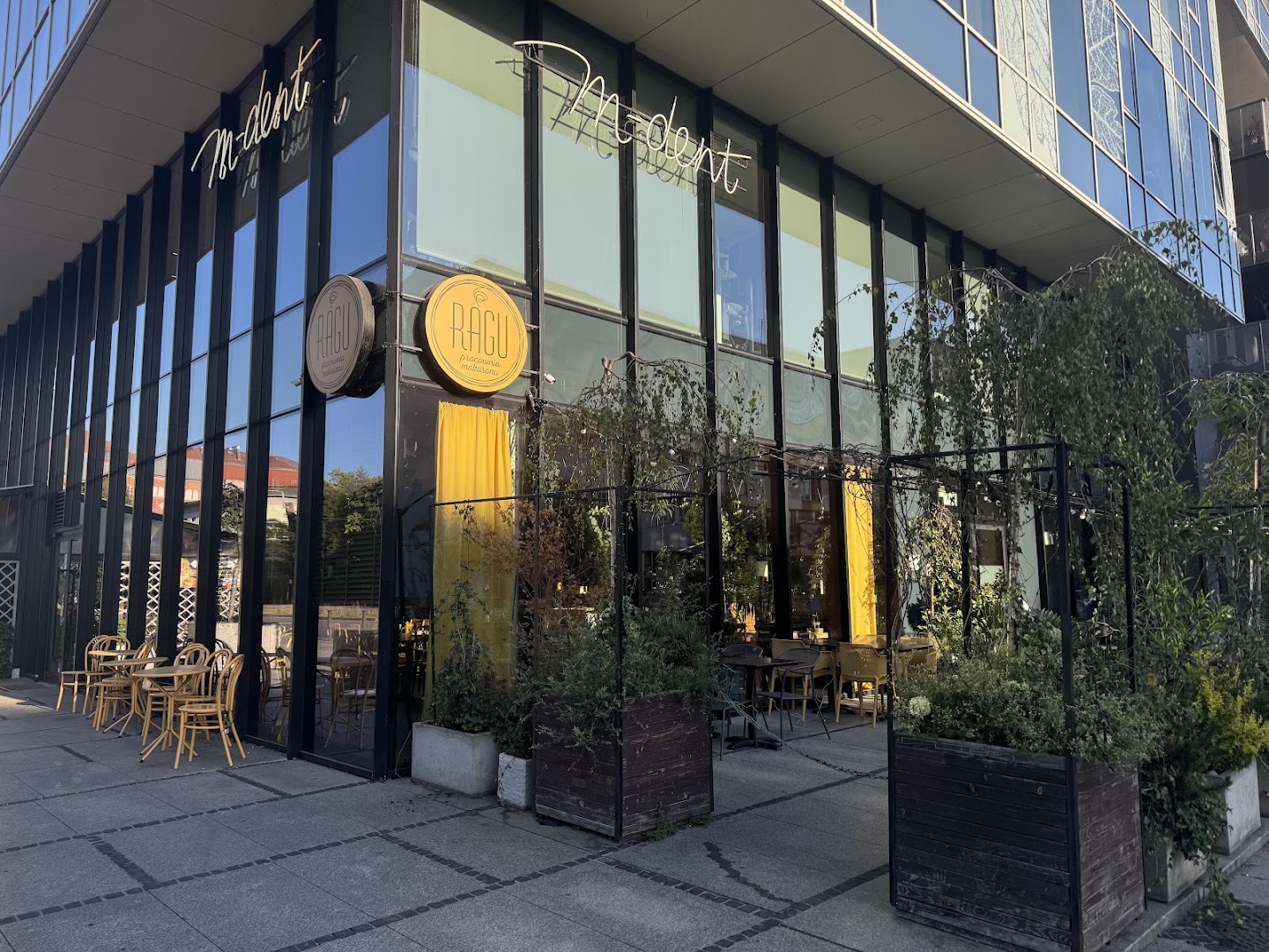 Ragu Pracownia Makaronu: clear exterior shot of restaurant