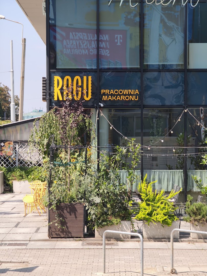 Ragu Pracownia Makaronu: clear exterior shot of restaurant